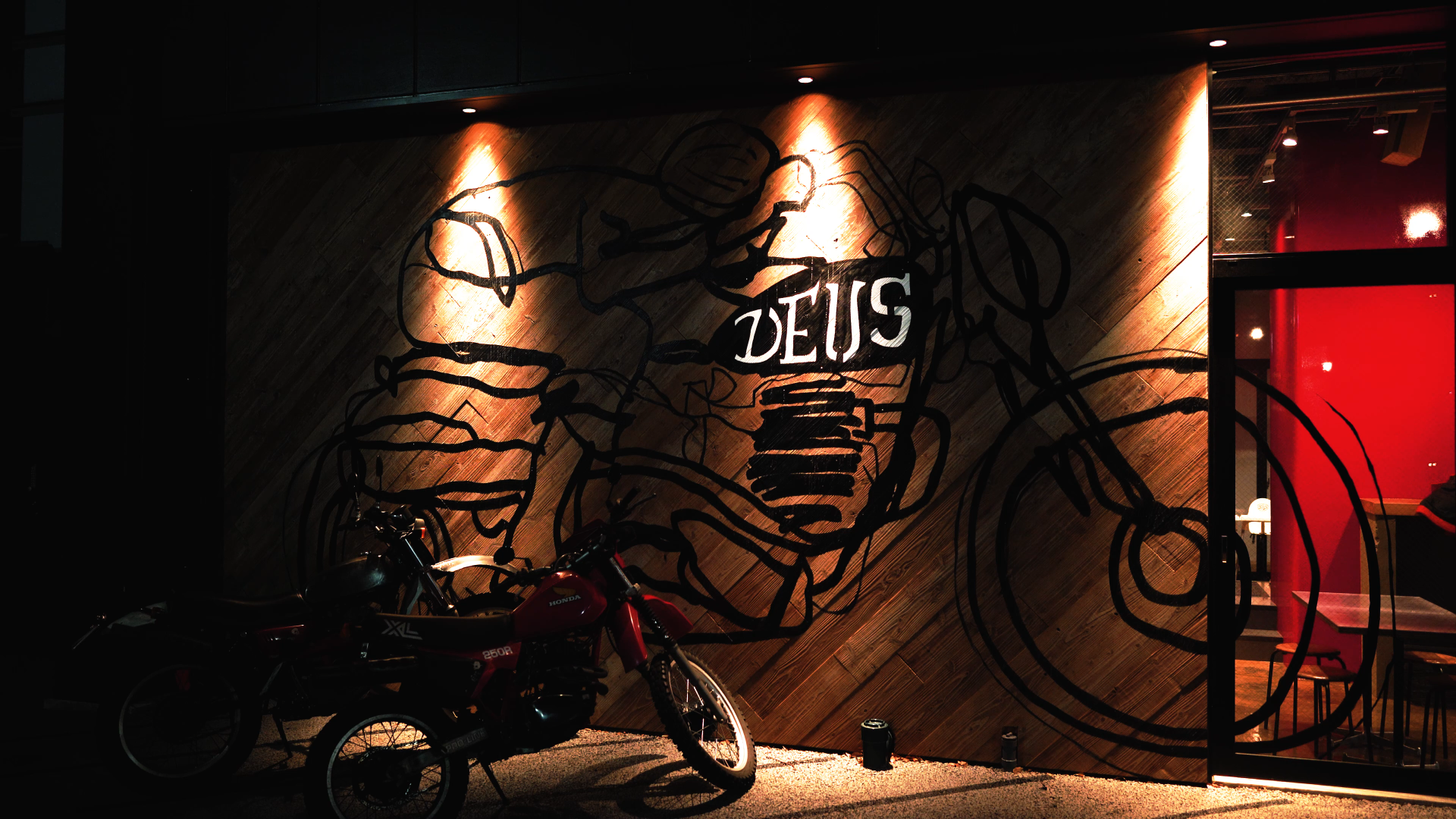 SANREMO CAFE RACER × DEUS EX MACHINA ASAKUSA HEAD BARISTA YOSHI