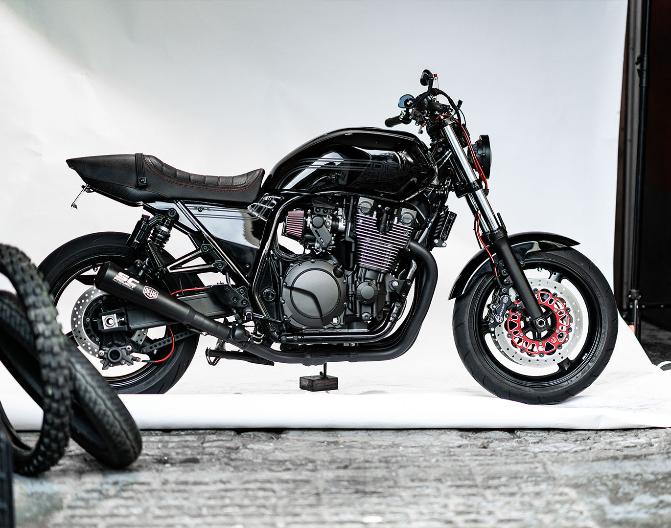 The Sale XJR1300 - from the new Deus book IN BENZIN VERITAS