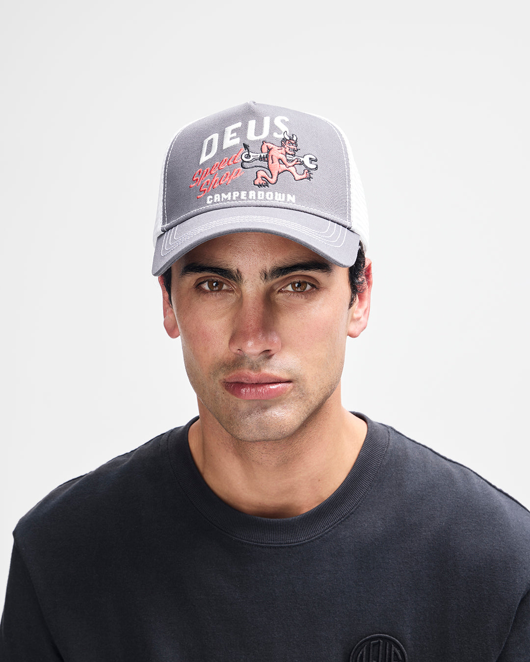 DOGLEG TRUCKER – Deus Ex Machina/デウスエクスマキナOfficial