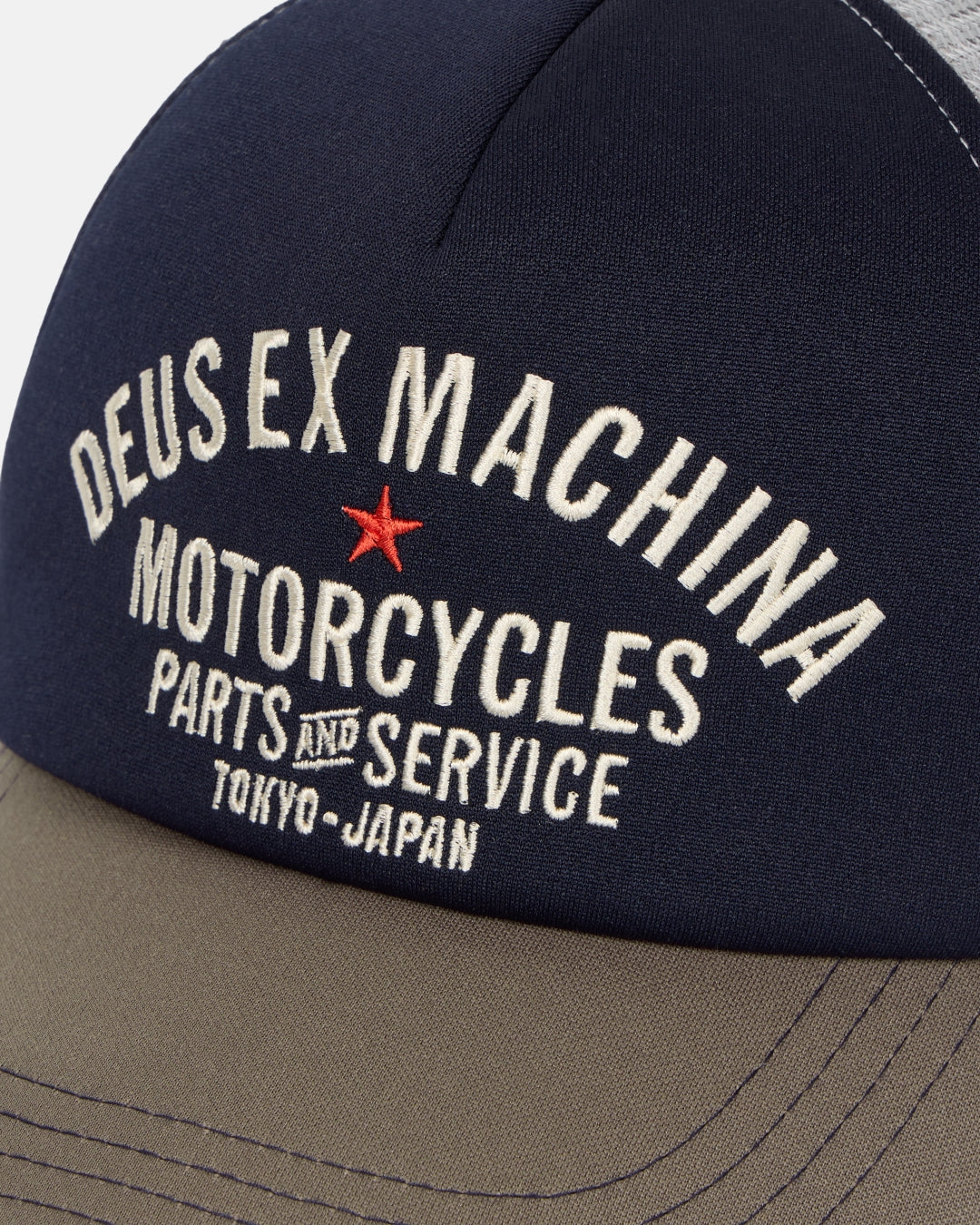 TOKYO ORIGINAL ADDRESS TRUCKER – Deus Ex Machina/デウス