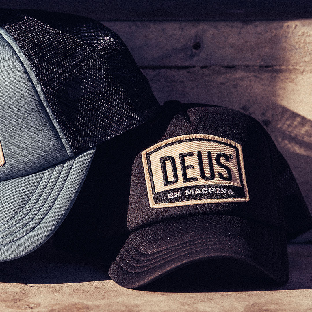 deus ex machina trucker キャップ 販売